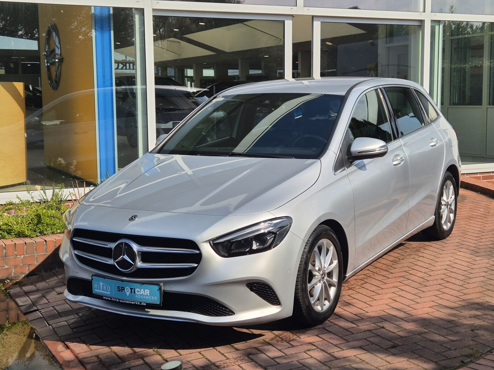 Mercedes-Benz B 180 Progressive Navi/Keyless Go Startanlage