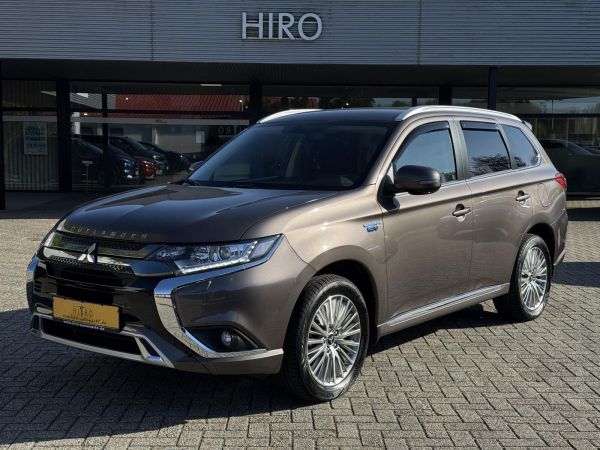 Mitsubishi Outlander 2.4 PHEV Plug-in Hybrid PHEV Basis 4WD